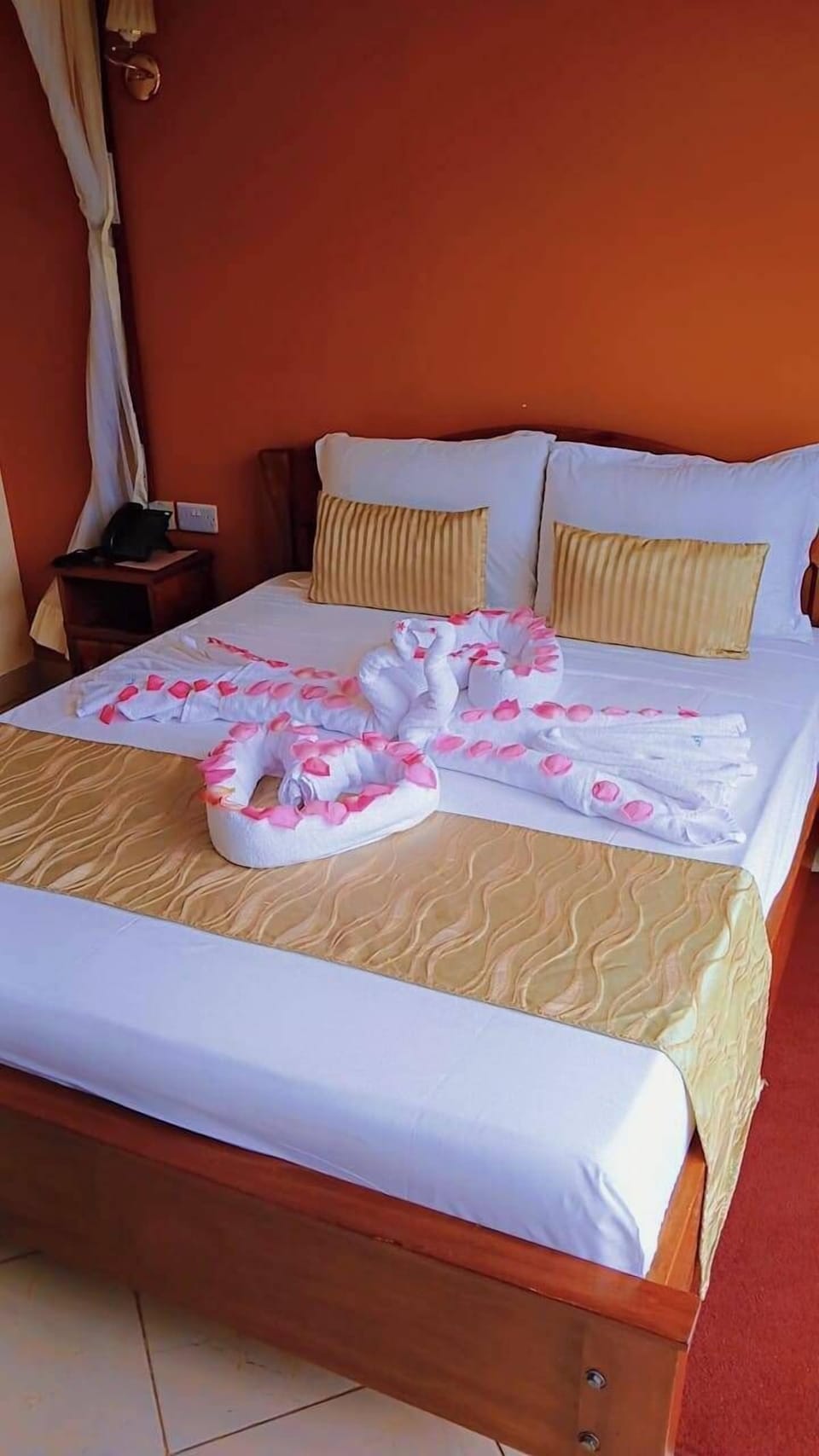 Deluxe Single Room | Free WiFi, bed sheets