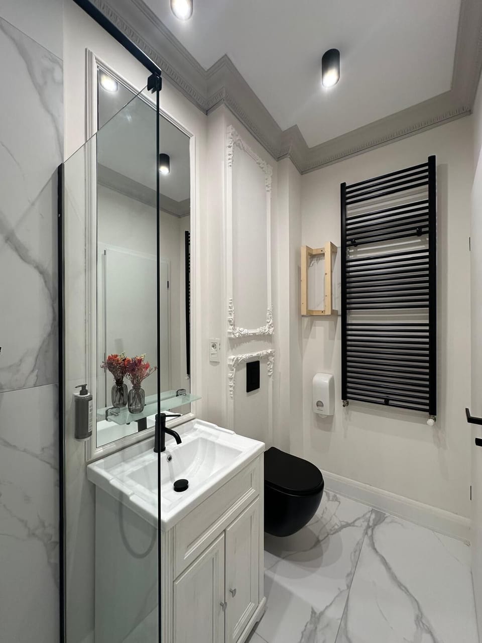 Room | Bathroom | Shower, free toiletries, hair dryer, bathrobes