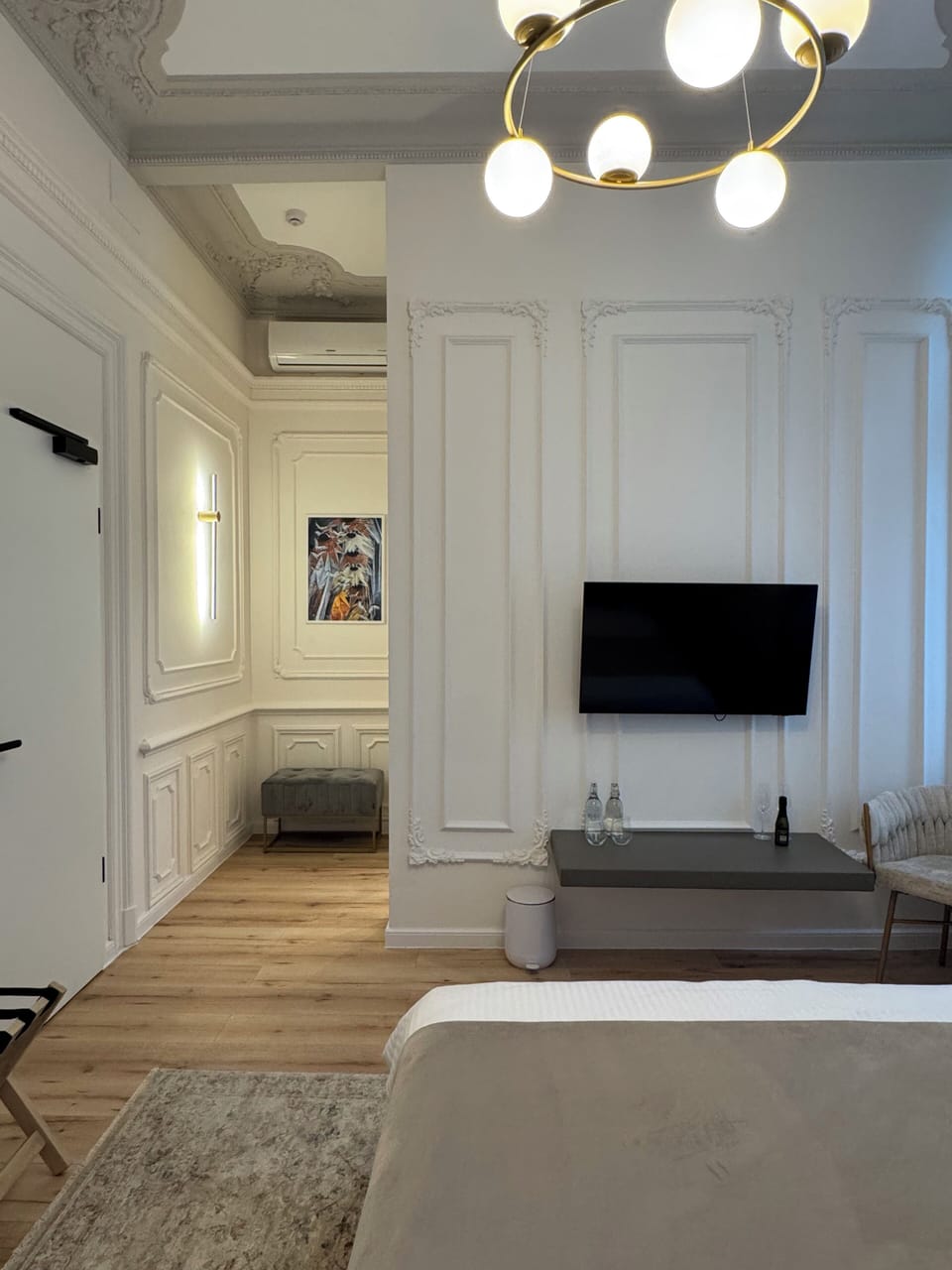 Double Room | In-room safe, iron/ironing board, free WiFi