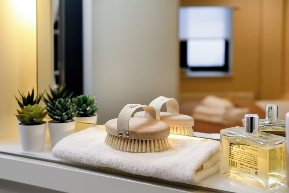 Bathroom amenities