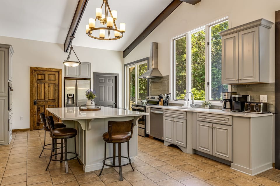 Modern Comforts Meet Mountain Charm