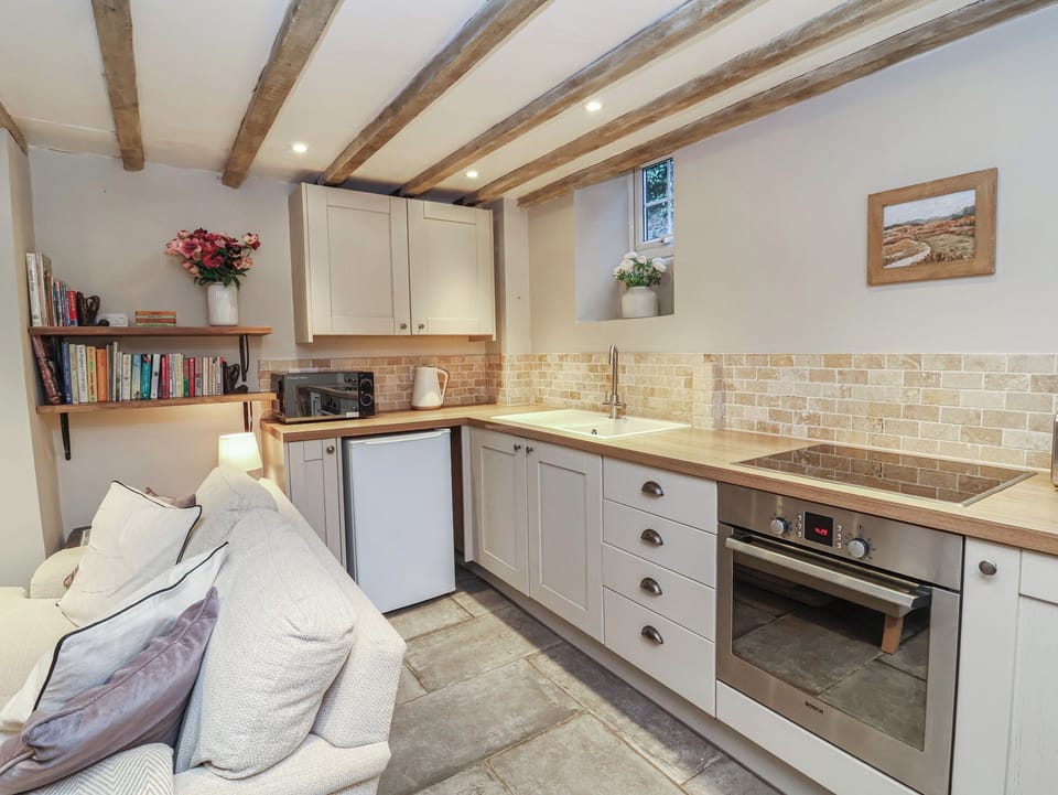 Cottage | Private kitchen | Cookware/dishes/utensils