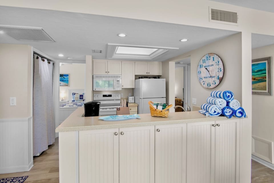 Midnight Cove II Unit 333 by Tropical Sands Accommodations