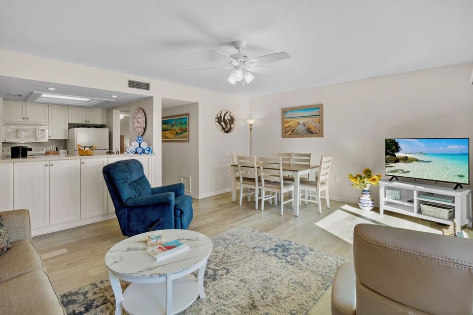 Midnight Cove II Unit 333 by Tropical Sands Accommodations