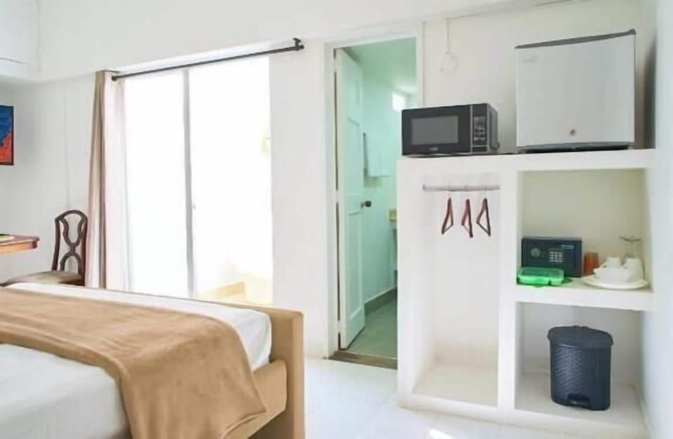Superior Quadruple Room | In-room safe, desk, blackout drapes, free WiFi