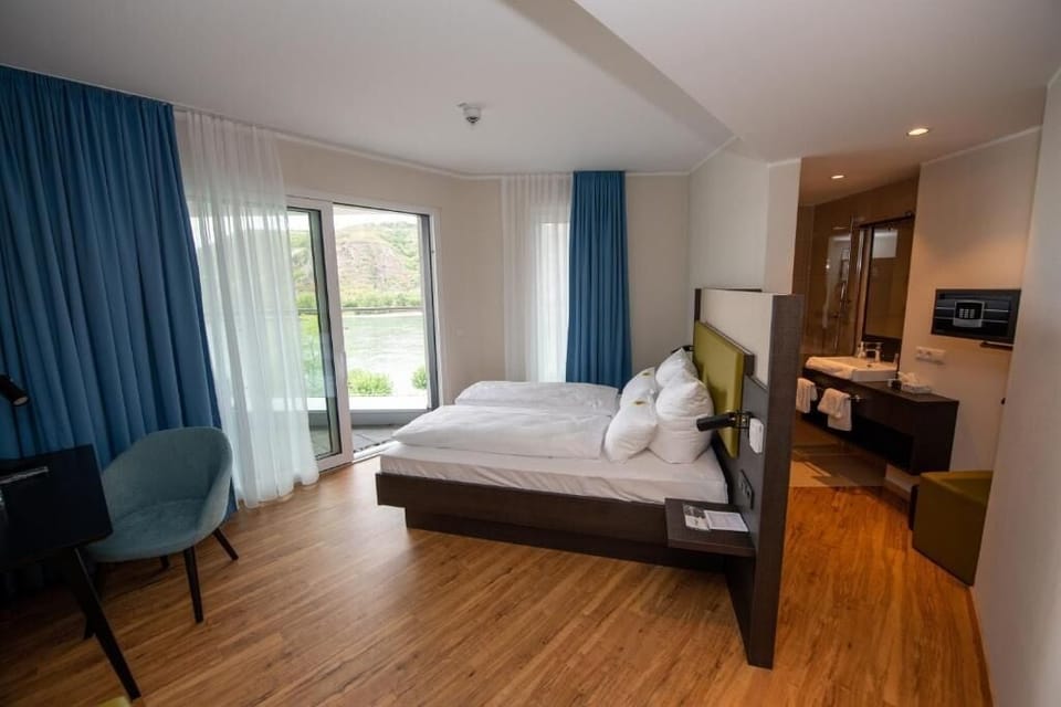 Superior Double Room, Balcony, River View | In-room safe, desk, iron/ironing board, free WiFi