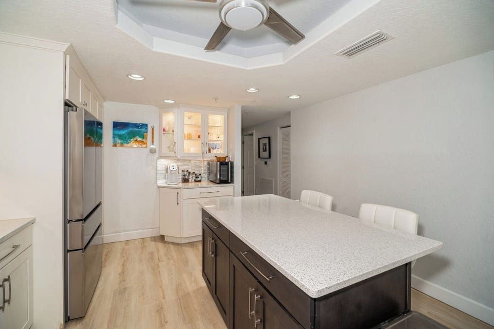 Coffee/beverage bar