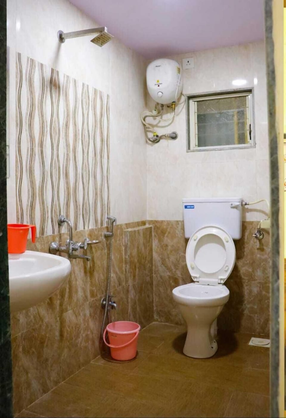 Classic Double Room, Valley View | Bathroom | Shower, free toiletries, soap