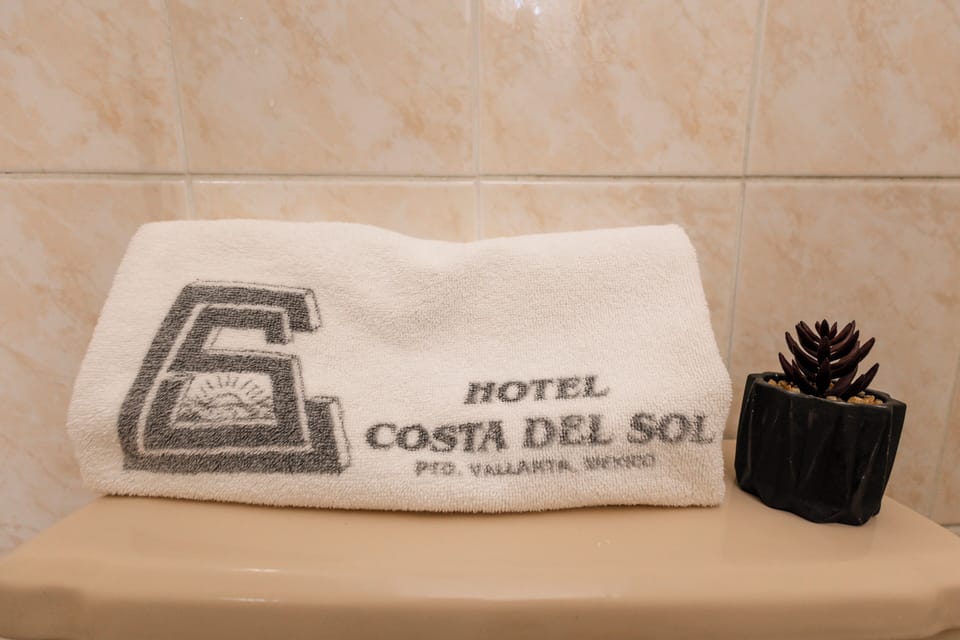 Standard Room | Bathroom