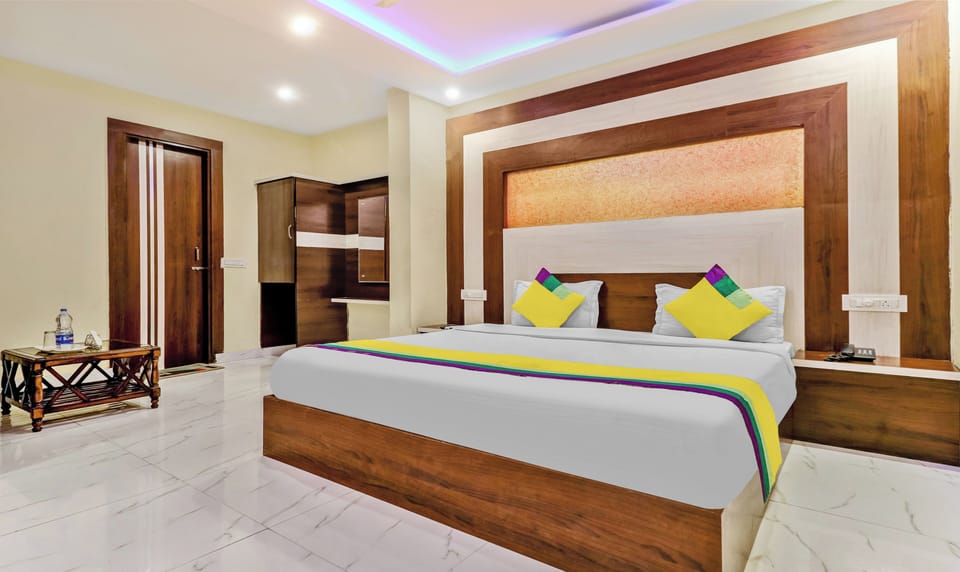 Superior Double Room, 1 King Bed, Non Smoking, Air conditioning | Laptop workspace, soundproofing, free WiFi