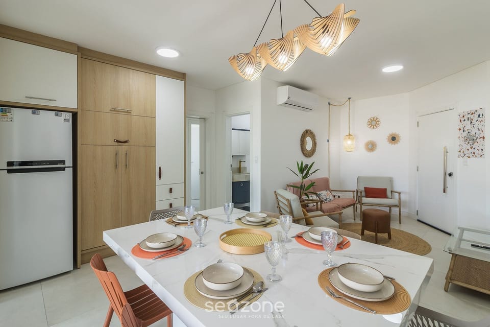 Basic Apartment | Dining