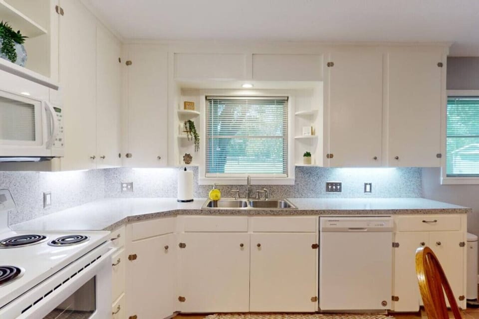 Kitchen also includes a dishwasher.
