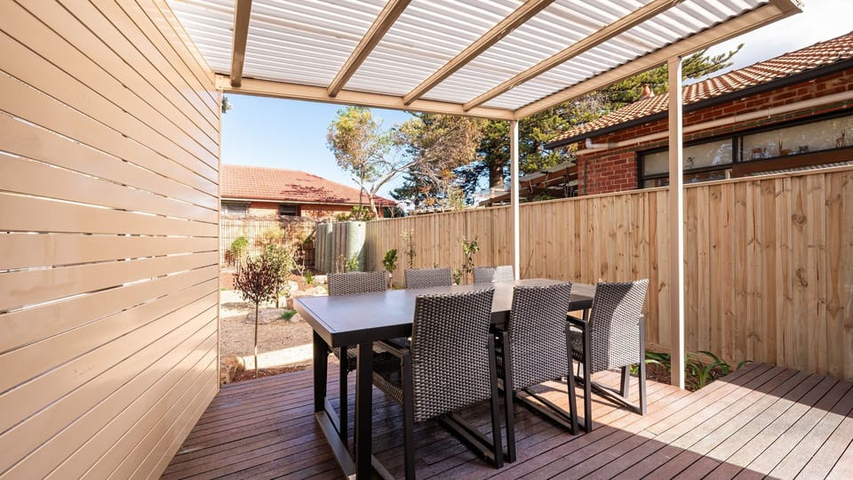 Covered outdoor seating for 6