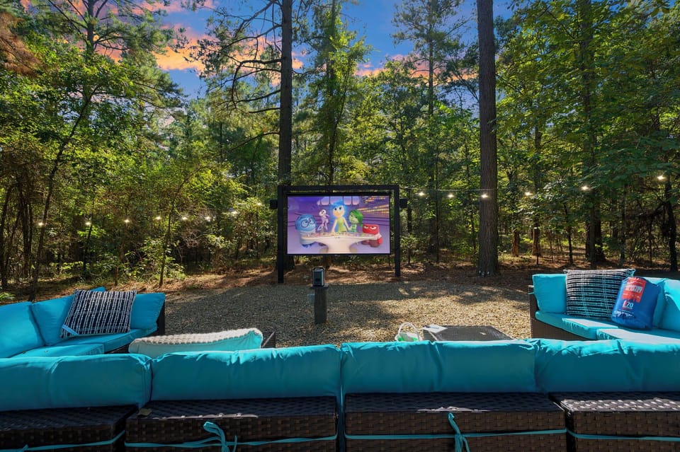 Epic movie nights under the stars with 150" screen and 4k projector
