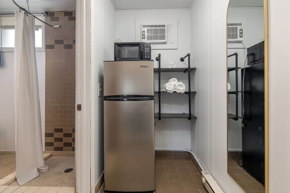 Comfort Studio | Bathroom | Towels, soap, shampoo, toilet paper