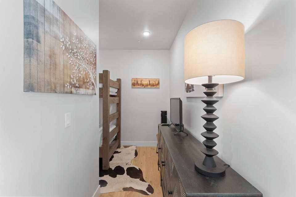Condo (2 Bedrooms) | Property amenity
