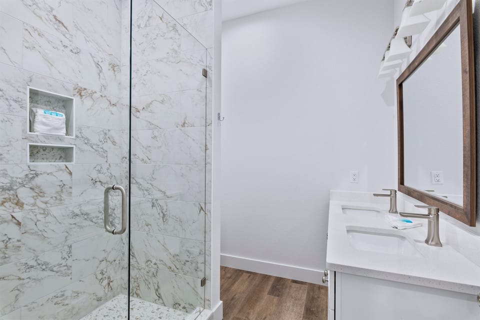 1st Floor - King Suite with ensuite bathroom
