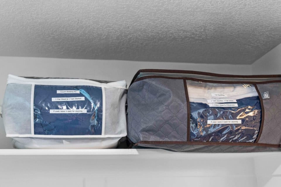 Airbed and bedding