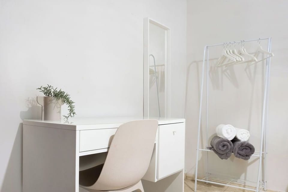 Room, 1 King Bed, Non Smoking | Iron/ironing board, free WiFi