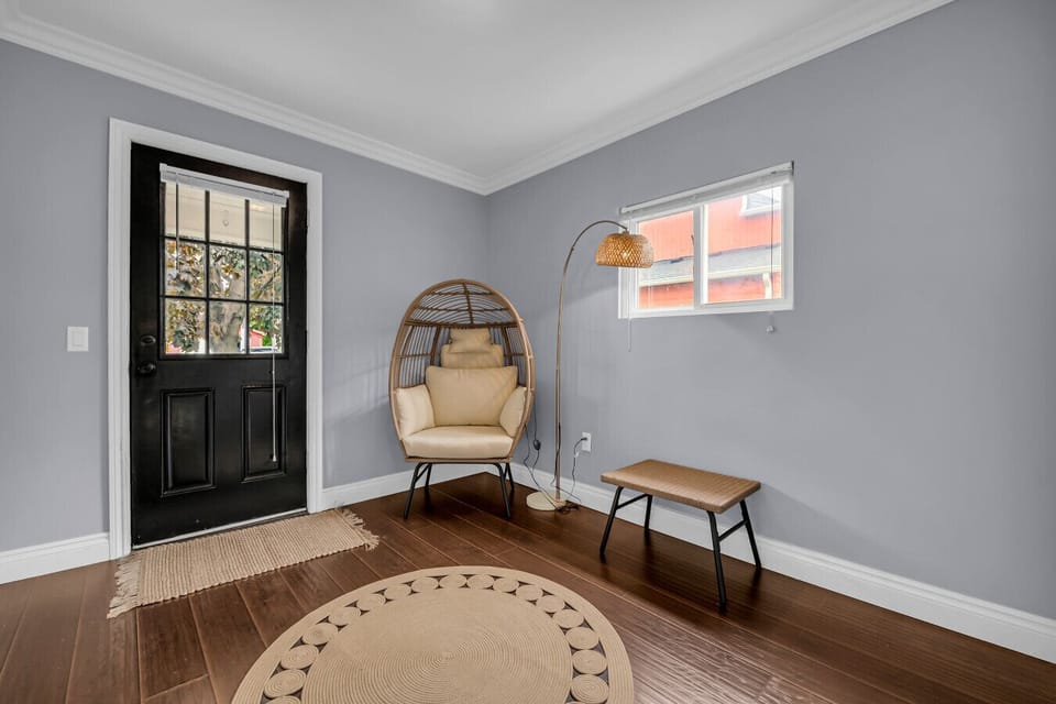 Reading nook? Instagram throne? Either way, that chair’s got stories to tell.