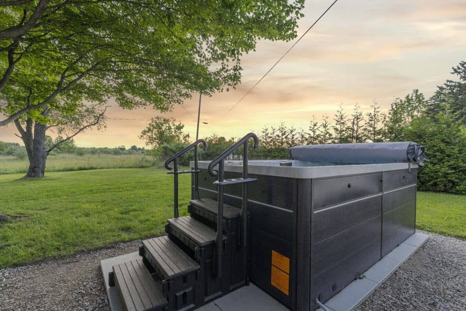 Sip, soak, and stargaze—this is where the magic happens.