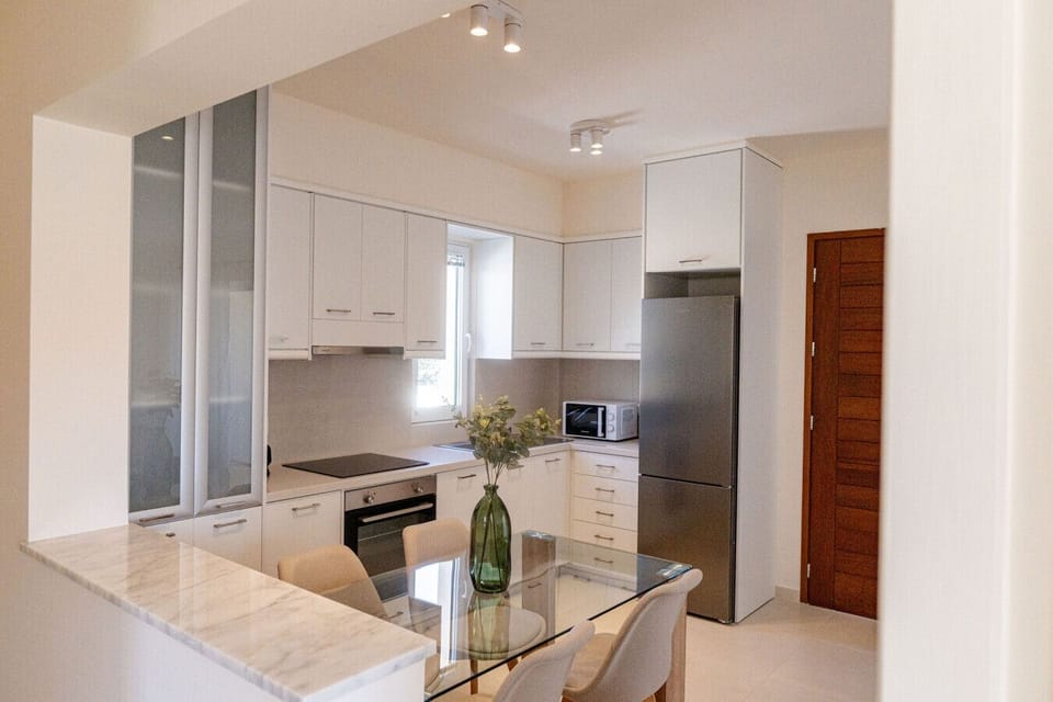 Spacious kitchen!