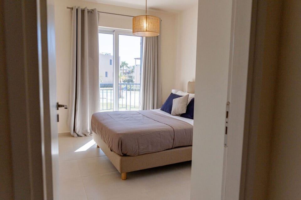 Spacious bedroom!