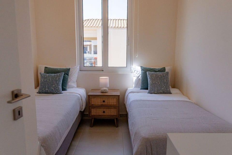 Cozy twin bedroom!