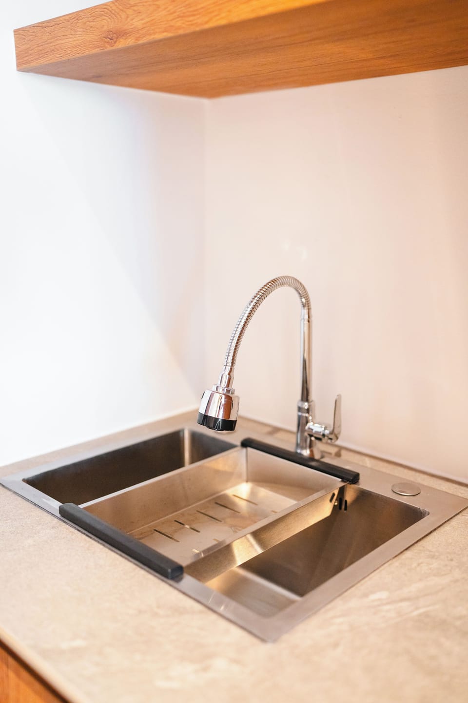 Design Room, Balcony, City View | Private kitchen | Fridge, microwave, dishwasher, coffee/tea maker