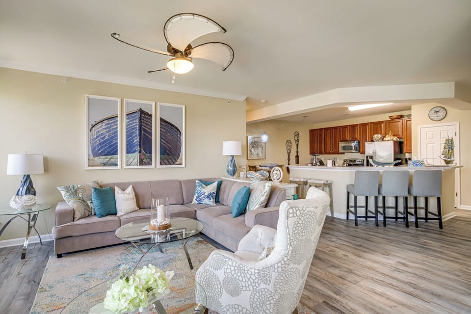Living Room | Queen Sleeper Sofa | Smart TV