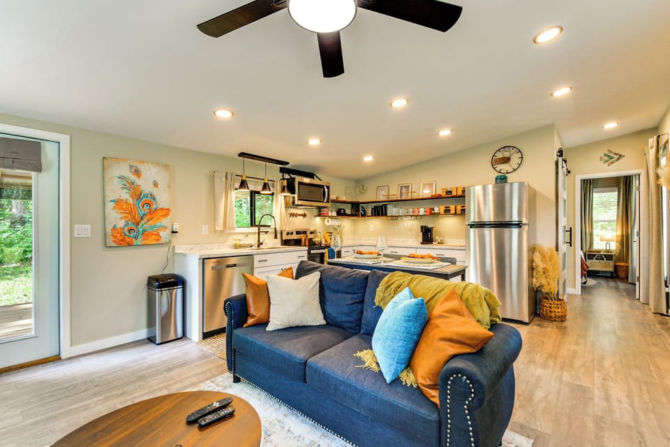 Cynthiana Vacation Rental | 1BR | 1BA | 576 Sq Ft | 1 Step Required