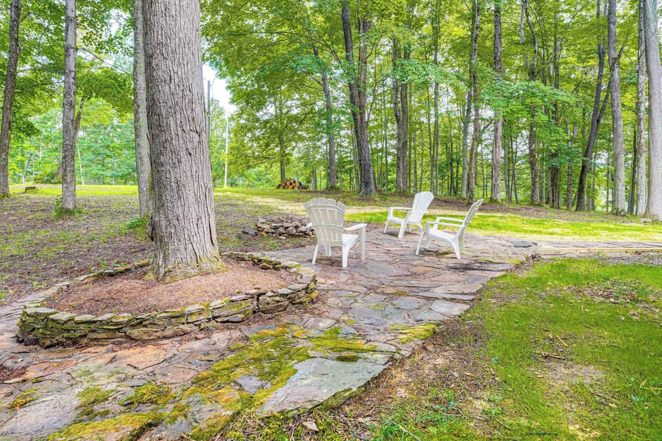 Cabin Exterior | Fire Pit Area
