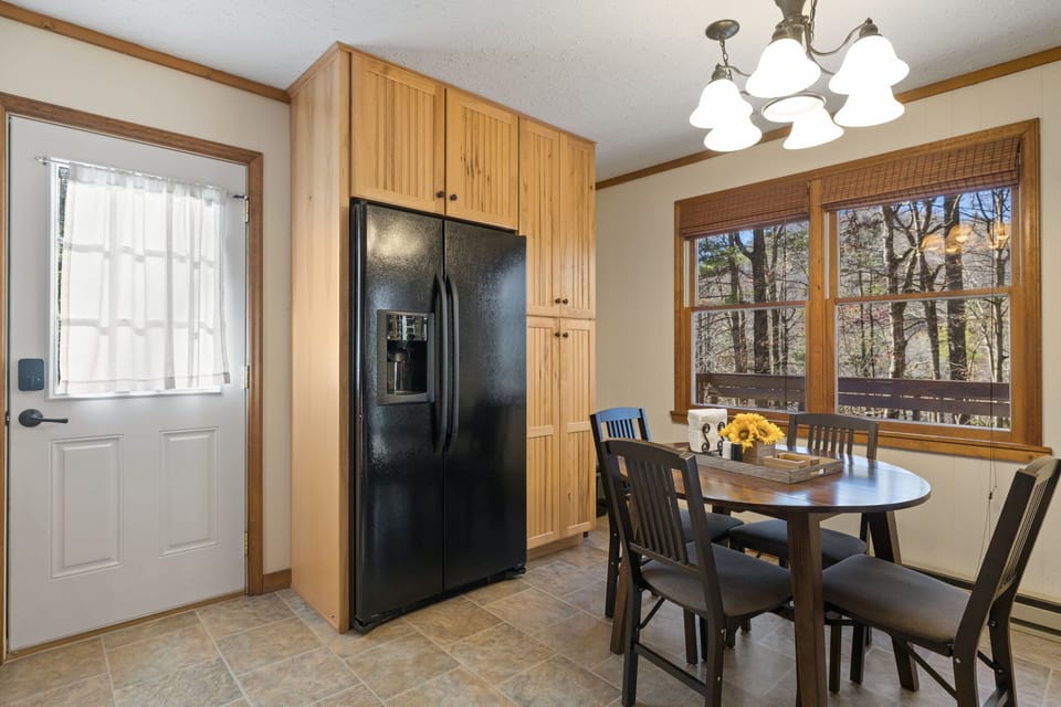 Enjoy the perfect flow between cooking and dining in our open floor kitchen and dining area—great for gathering, sharing meals, and making memories.