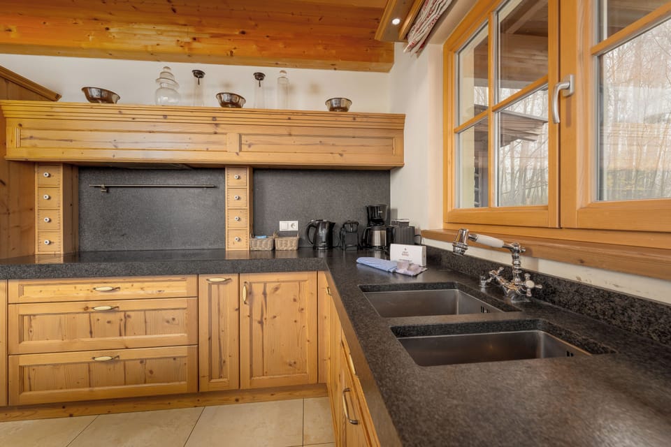 Panoramic Chalet, 4 Bedrooms, Sauna (Incl. 407 EUR cleaning fee) | Private kitchen | Full-size fridge, microwave, oven, stovetop
