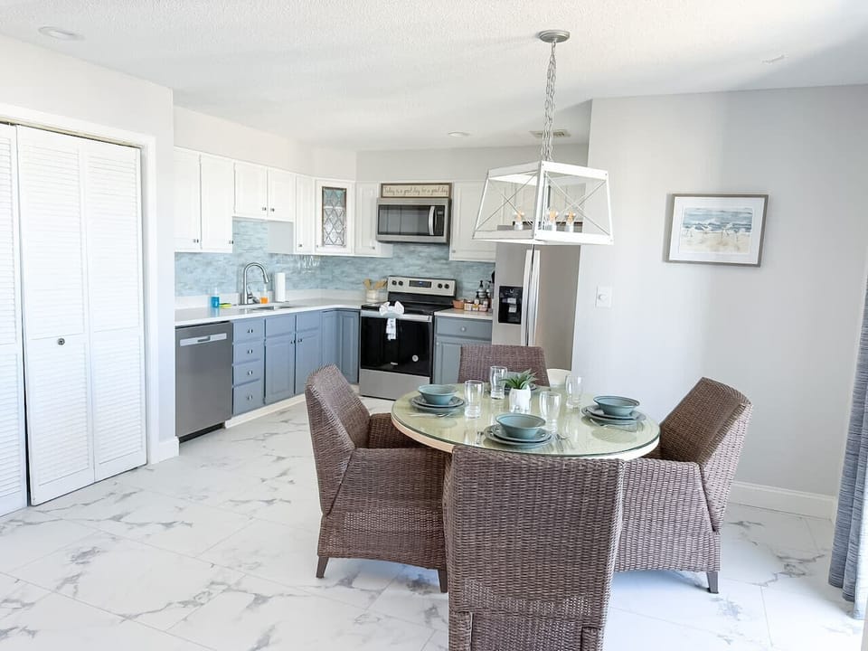 Cook like home, dine like vacation.