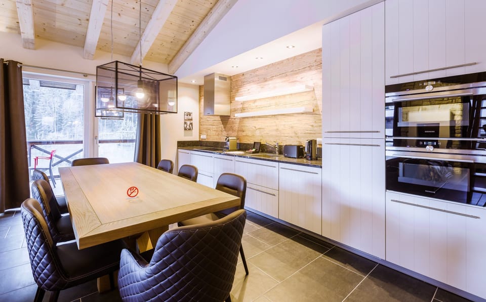 Penthouse, 4 Bedrooms, Sauna | In-room dining