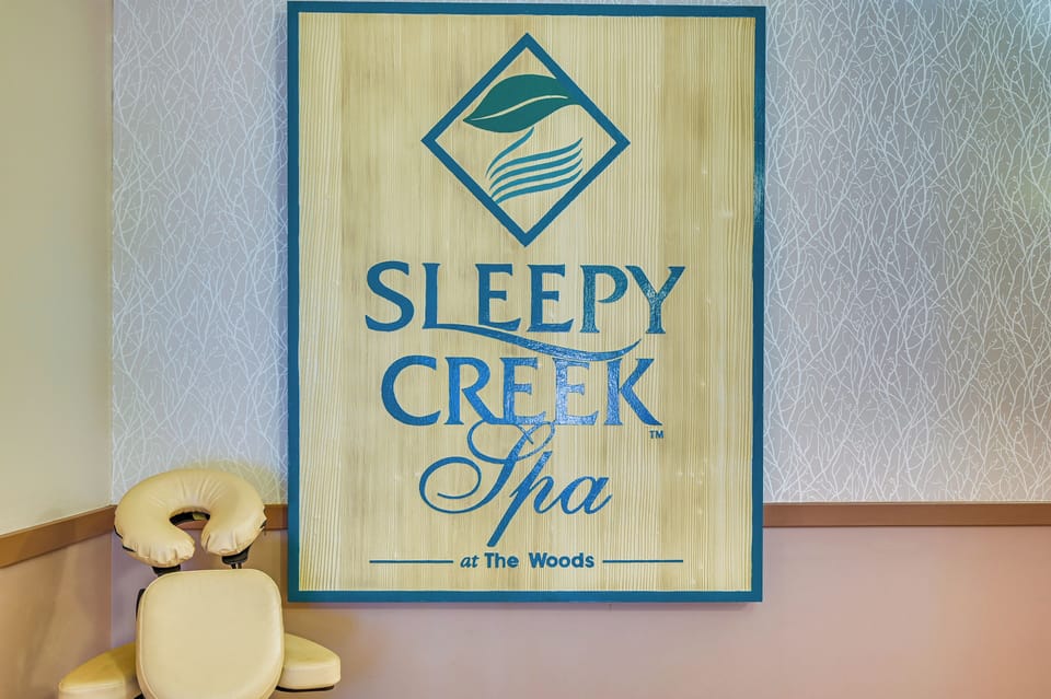 Peaceful 3BR Cabin With Resort Amenity Access Cottage in Shenandoah Valley
