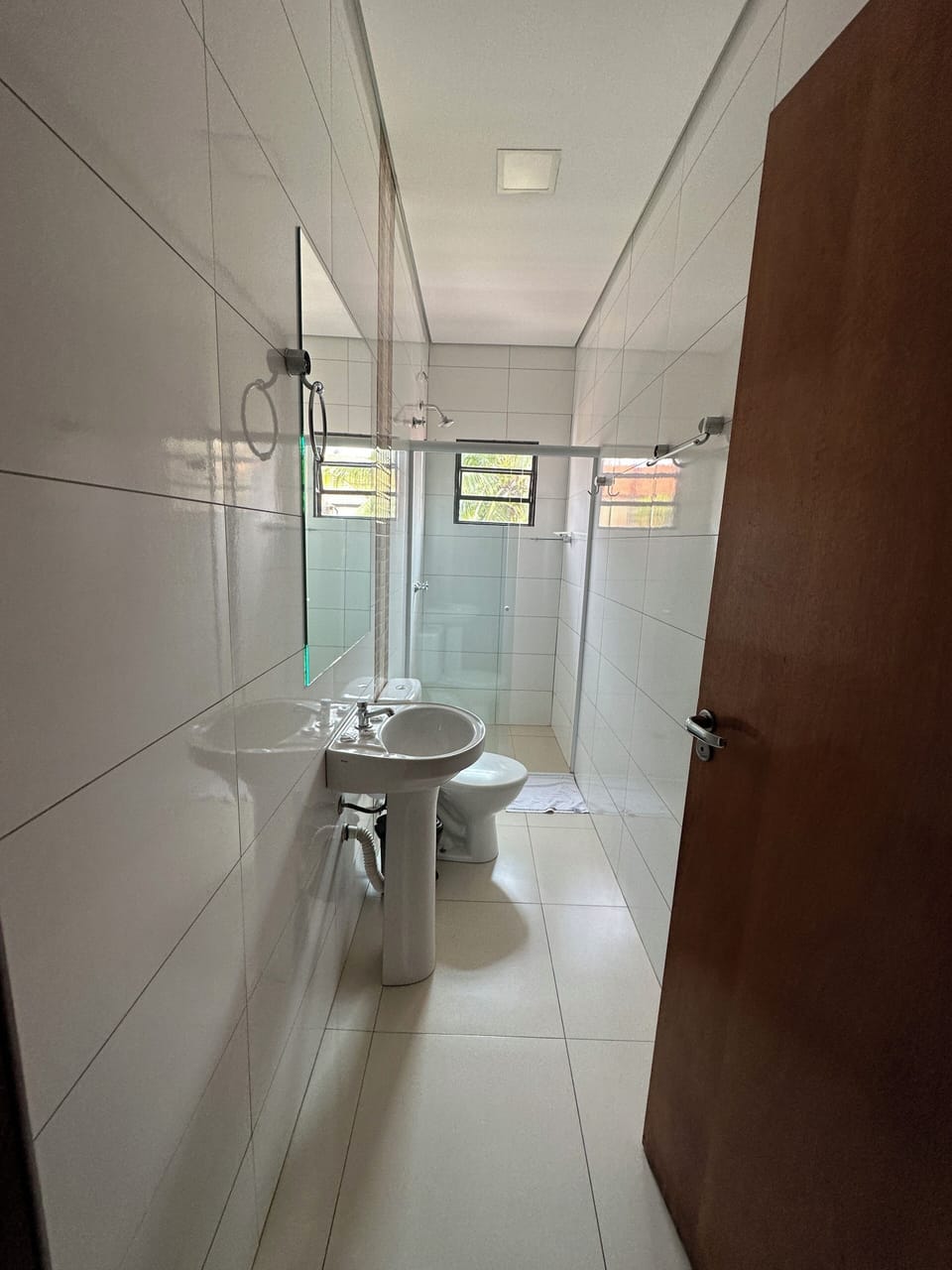 Quadruple Room | Bathroom | Shower, towels, soap, shampoo