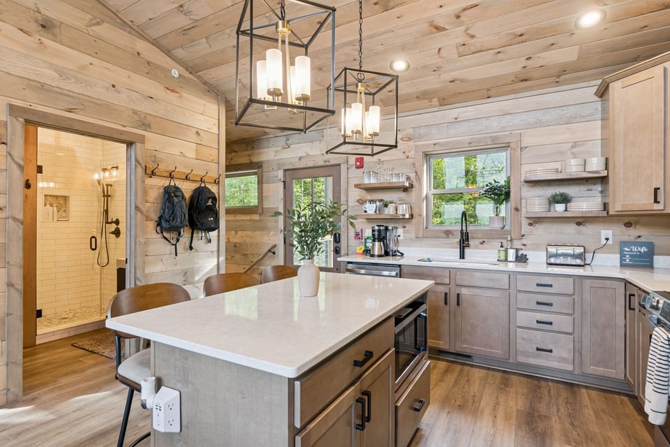 House, 3 Bedrooms | Private kitchen | Coffee/tea maker, fridge, oven, toaster