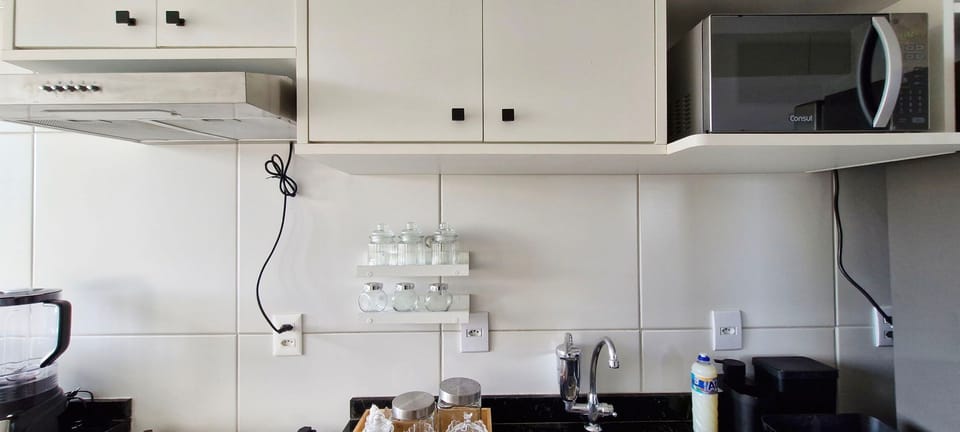 Basic Apartment | Private kitchen | Fridge, microwave, oven, stovetop