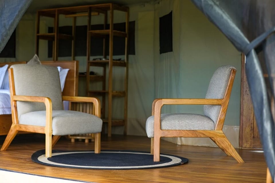 Standard Triple Room, Hill View | Desk