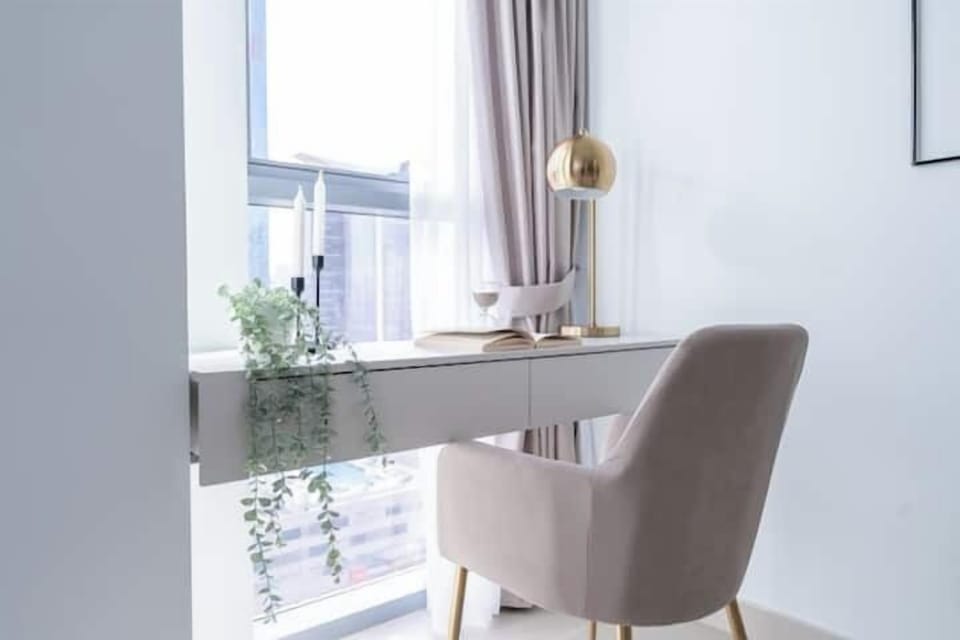 Luxury Apartment, City View | Egyptian cotton sheets, premium bedding, in-room safe