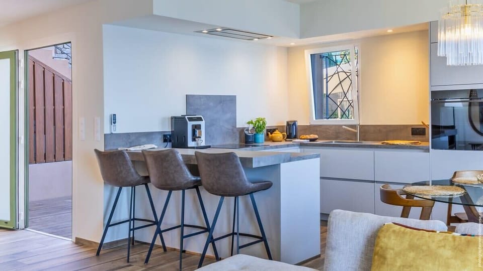 Fully equipped open kitchen