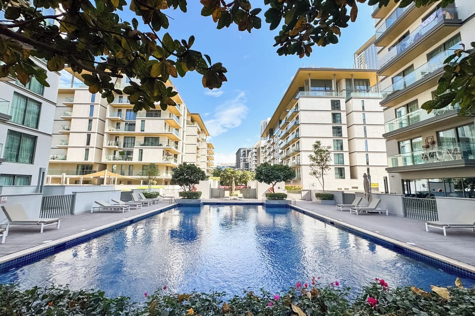 Outdoor pool, sun loungers, lifeguards on site