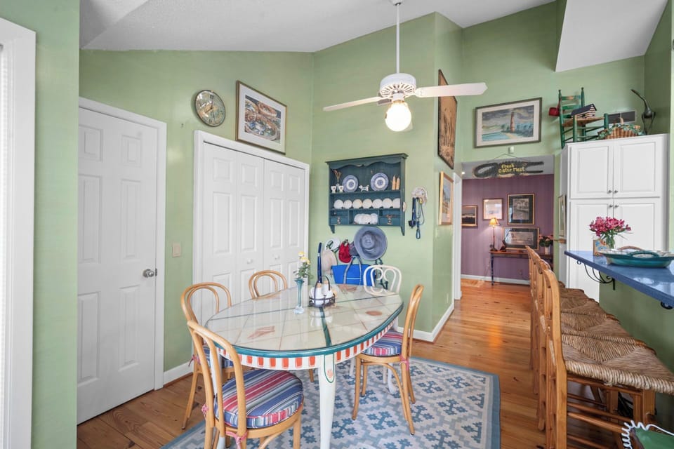 Breakfast Nook