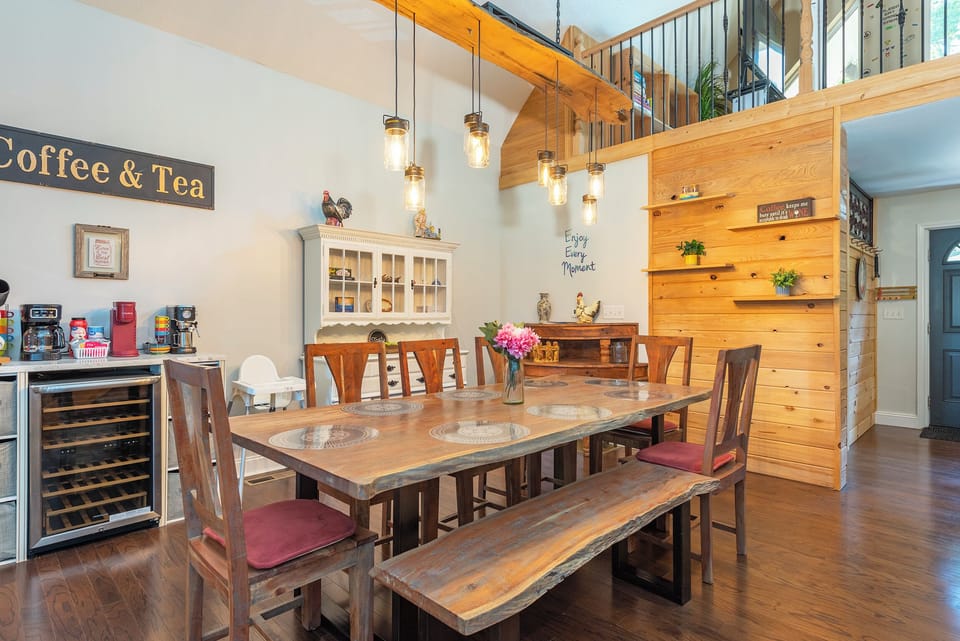 Family Size Dining Table Seats 8