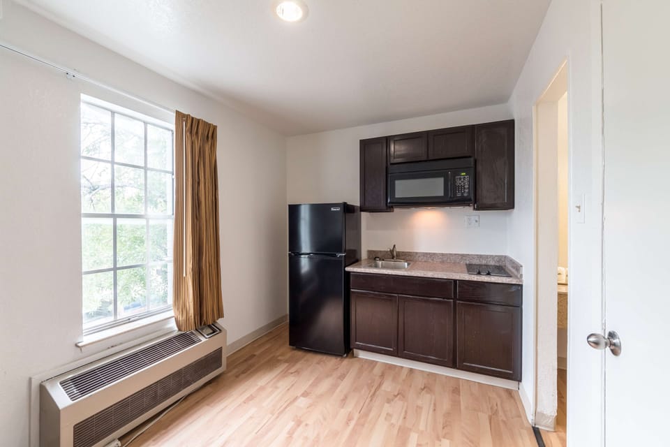 Fridge, microwave, stovetop, toaster
