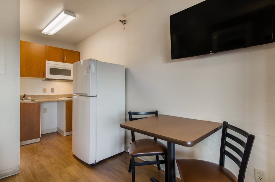 Studio, 2 Double Beds, Non Smoking | Free WiFi, bed sheets