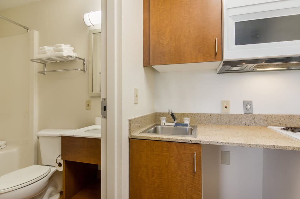 Fridge, microwave, stovetop