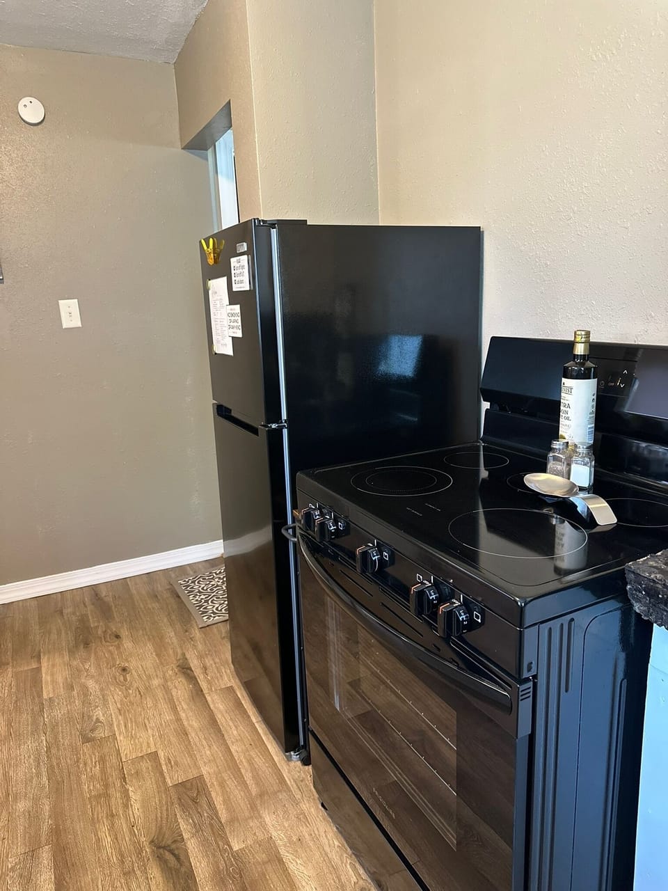 Full kitchen for all your culinary needs!